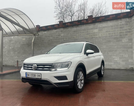 Білий Фольксваген Тігуан, об'ємом двигуна 1.98 л та пробігом 129 тис. км за 17950 $, фото 1 на Automoto.ua