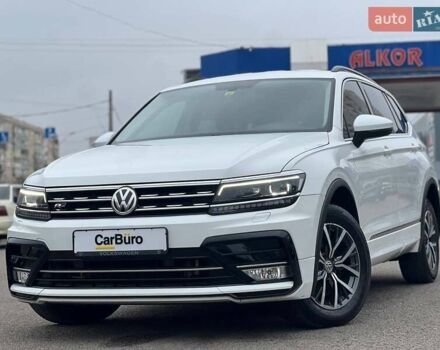 Белый Фольксваген Тигуан, объемом двигателя 2 л и пробегом 64 тыс. км за 17900 $, фото 1 на Automoto.ua