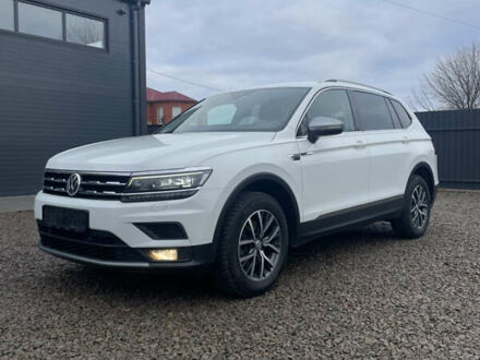 Белый Фольксваген Тигуан, объемом двигателя 2 л и пробегом 183 тыс. км за 27000 $, фото 1 на Automoto.ua