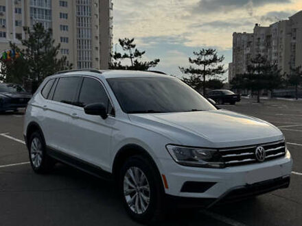 Білий Фольксваген Тігуан, об'ємом двигуна 1.98 л та пробігом 123 тис. км за 19750 $, фото 1 на Automoto.ua