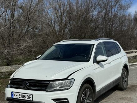 Белый Фольксваген Тигуан, объемом двигателя 2 л и пробегом 74 тыс. км за 13500 $, фото 1 на Automoto.ua