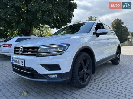 Фольксваген Тигуан 2018 в Радивилове на Automoto.ua Белый Фольксваген Тигуан, объемом двигателя 1.97 л и пробегом 255 тыс. км за 21900 $, фото 1 на Automoto.ua
