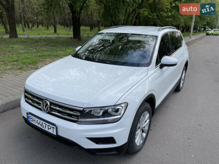 Белый Фольксваген Тигуан, объемом двигателя 2 л и пробегом 73 тыс. км за 22000 $, фото 1 на Automoto.ua
