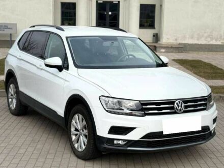 Фольксваген Тигуан 2019 в Киеве на Automoto.ua Белый Фольксваген Тигуан, объемом двигателя 2 л и пробегом 54 тыс. км за 11500 $, фото 1 на Automoto.ua