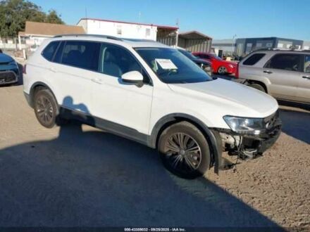 Белый Фольксваген Тигуан, объемом двигателя 0 л и пробегом 35 тыс. км за 4000 $, фото 1 на Automoto.ua