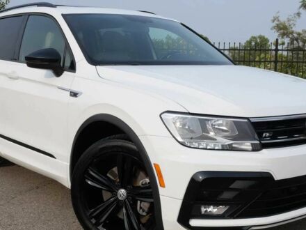 Белый Фольксваген Тигуан, объемом двигателя 2 л и пробегом 48 тыс. км за 5600 $, фото 1 на Automoto.ua