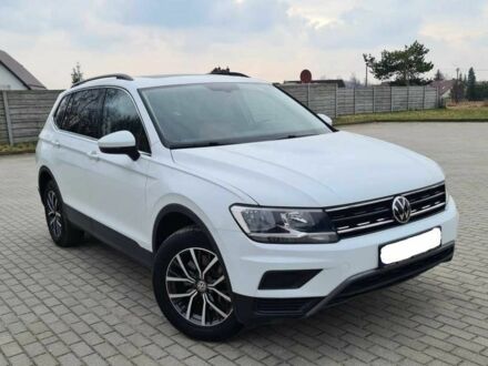 Белый Фольксваген Тигуан, объемом двигателя 2 л и пробегом 83 тыс. км за 10900 $, фото 1 на Automoto.ua