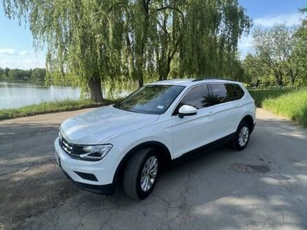 Фольксваген Тігуан 2019 у Рівному на Automoto.ua Білий Фольксваген Тігуан, об'ємом двигуна 2 л та пробігом 60 тис. км за 22299 $, фото 1 на Automoto.ua