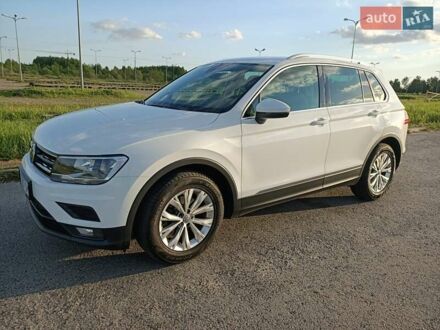Белый Фольксваген Тигуан, объемом двигателя 2 л и пробегом 205 тыс. км за 24900 $, фото 1 на Automoto.ua
