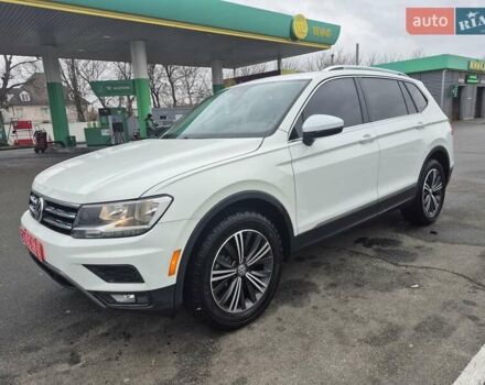 Белый Фольксваген Тигуан, объемом двигателя 2 л и пробегом 99 тыс. км за 17900 $, фото 1 на Automoto.ua