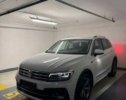 Белый Фольксваген Тигуан, объемом двигателя 2 л и пробегом 70 тыс. км за 31902 $, фото 1 на Automoto.ua