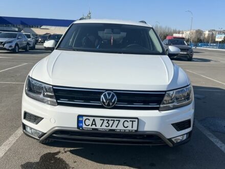 Белый Фольксваген Тигуан, объемом двигателя 2 л и пробегом 87 тыс. км за 17800 $, фото 1 на Automoto.ua