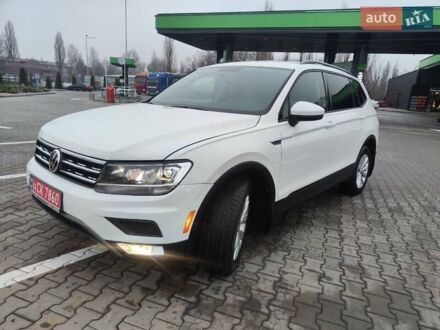Белый Фольксваген Тигуан, объемом двигателя 1.97 л и пробегом 270 тыс. км за 14899 $, фото 1 на Automoto.ua