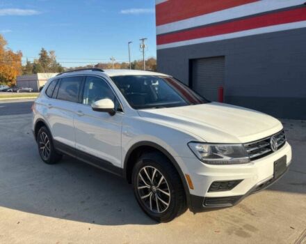 Белый Фольксваген Тигуан, объемом двигателя 2 л и пробегом 34 тыс. км за 13000 $, фото 1 на Automoto.ua