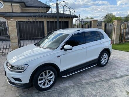 Белый Фольксваген Тигуан, объемом двигателя 2 л и пробегом 82 тыс. км за 28000 $, фото 1 на Automoto.ua