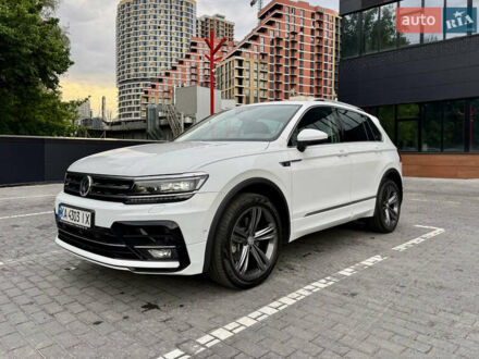 Фольксваген Тігуан 2019 у Києві на Automoto.ua Білий Фольксваген Тігуан, об'ємом двигуна 1.98 л та пробігом 105 тис. км за 27500 $, фото 1 на Automoto.ua