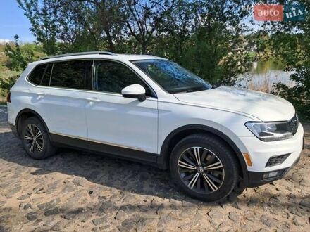 Фольксваген Тігуан 2019 у Фастове на Automoto.ua Білий Фольксваген Тігуан, об'ємом двигуна 1.98 л та пробігом 170 тис. км за 19990 $, фото 1 на Automoto.ua
