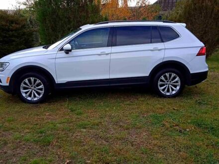 Білий Фольксваген Тігуан, об'ємом двигуна 2 л та пробігом 120 тис. км за 17000 $, фото 1 на Automoto.ua