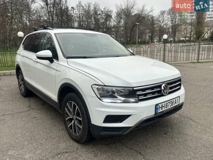 Белый Фольксваген Тигуан, объемом двигателя 2 л и пробегом 112 тыс. км за 22500 $, фото 1 на Automoto.ua