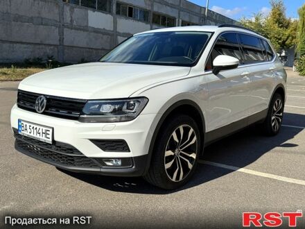 Фольксваген Тигуан 2020 в Кропивницком (Кировограде) на Automoto.ua Белый Фольксваген Тигуан, объемом двигателя 2 л и пробегом 40 тыс. км за 21500 $, фото 1 на Automoto.ua