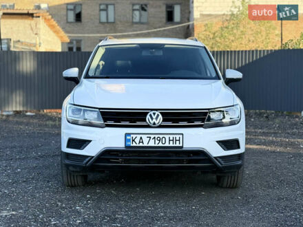 Фольксваген Тигуан 2020 в Киеве на Automoto.ua Белый Фольксваген Тигуан, объемом двигателя 1.98 л и пробегом 60 тыс. км за 18500 $, фото 1 на Automoto.ua