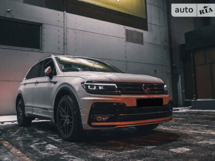 Фольксваген Тигуан 2020 в Черкассах на Automoto.ua Белый Фольксваген Тигуан, объемом двигателя 2 л и пробегом 77 тыс. км за 36900 $, фото 1 на Automoto.ua
