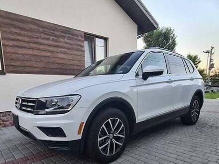 Белый Фольксваген Тигуан, объемом двигателя 2 л и пробегом 79 тыс. км за 17000 $, фото 1 на Automoto.ua