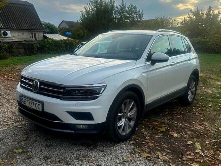 Белый Фольксваген Тигуан, объемом двигателя 2 л и пробегом 98 тыс. км за 29000 $, фото 1 на Automoto.ua