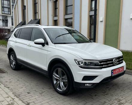 Белый Фольксваген Тигуан, объемом двигателя 0 л и пробегом 76 тыс. км за 22700 $, фото 1 на Automoto.ua