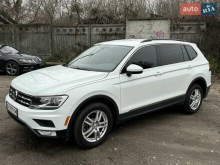 Белый Фольксваген Тигуан, объемом двигателя 2 л и пробегом 99 тыс. км за 16300 $, фото 1 на Automoto.ua