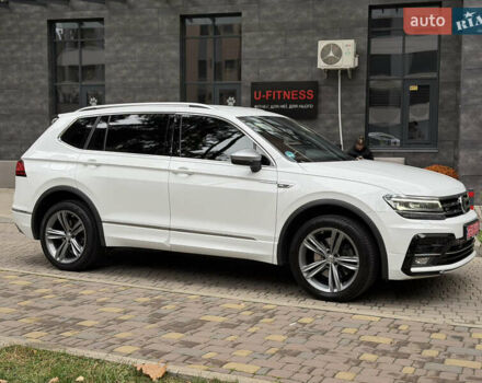 Білий Фольксваген Тігуан, об'ємом двигуна 2 л та пробігом 245 тис. км за 28800 $, фото 1 на Automoto.ua