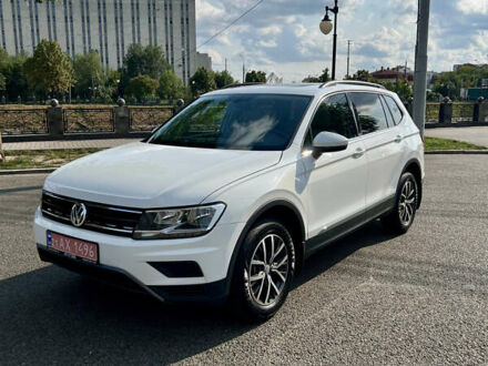 Белый Фольксваген Тигуан, объемом двигателя 2 л и пробегом 73 тыс. км за 22999 $, фото 1 на Automoto.ua