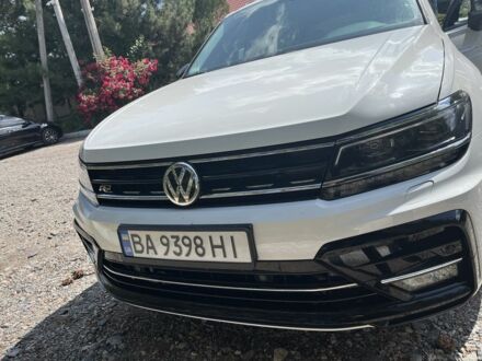 Фольксваген Тигуан 2020 в Кропивницком (Кировограде) на Automoto.ua Белый Фольксваген Тигуан, объемом двигателя 2 л и пробегом 115 тыс. км за 23800 $, фото 1 на Automoto.ua