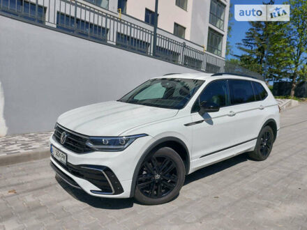 Фольксваген Тігуан 2021 у Фастове на Automoto.ua Білий Фольксваген Тігуан, об'ємом двигуна 1.98 л та пробігом 43 тис. км за 28900 $, фото 1 на Automoto.ua