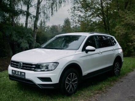 Белый Фольксваген Тигуан, объемом двигателя 2 л и пробегом 67 тыс. км за 16800 $, фото 1 на Automoto.ua