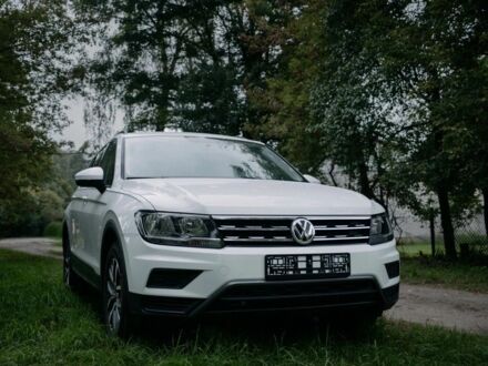 Белый Фольксваген Тигуан, объемом двигателя 2 л и пробегом 67 тыс. км за 13600 $, фото 1 на Automoto.ua
