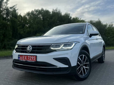 Фольксваген Тігуан 2021 у Бродах на Automoto.ua Білий Фольксваген Тігуан, об'ємом двигуна 2 л та пробігом 132 тис. км за 27750 $, фото 1 на Automoto.ua