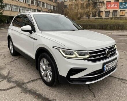 Белый Фольксваген Тигуан, объемом двигателя 1.98 л и пробегом 10 тыс. км за 35500 $, фото 1 на Automoto.ua