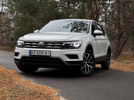 Білий Фольксваген Тігуан, об'ємом двигуна 2 л та пробігом 125 тис. км за 20000 $, фото 1 на Automoto.ua