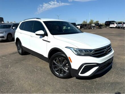 Белый Фольксваген Тигуан, объемом двигателя 2 л и пробегом 12 тыс. км за 15000 $, фото 1 на Automoto.ua