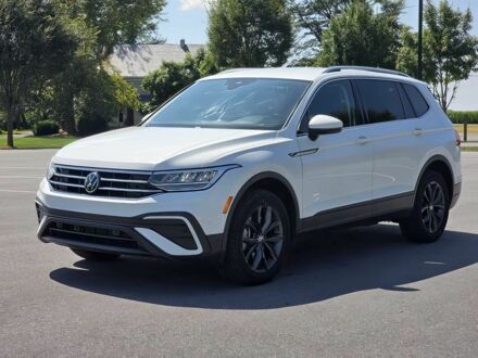 Белый Фольксваген Тигуан, объемом двигателя 2 л и пробегом 25 тыс. км за 17300 $, фото 1 на Automoto.ua