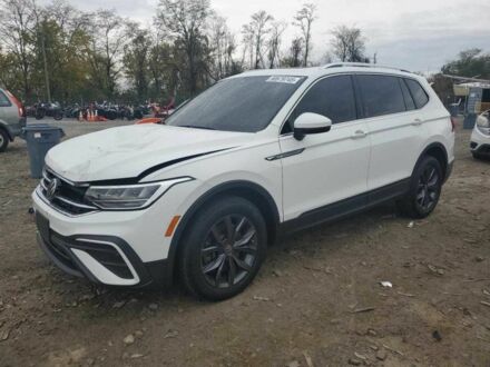 Белый Фольксваген Тигуан, объемом двигателя 2 л и пробегом 123 тыс. км за 4100 $, фото 1 на Automoto.ua