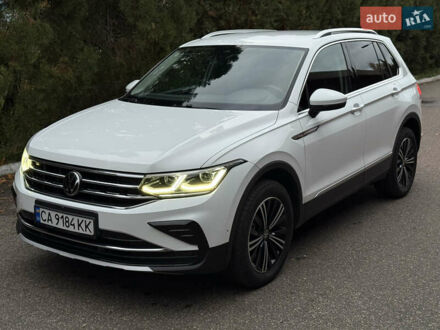 Фольксваген Тигуан 2022 в Смеле на Automoto.ua Белый Фольксваген Тигуан, объемом двигателя 1.98 л и пробегом 55 тыс. км за 39500 $, фото 1 на Automoto.ua