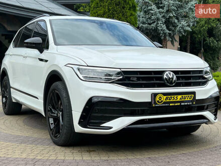Білий Фольксваген Тігуан, об'ємом двигуна 2 л та пробігом 30 тис. км за 31500 $, фото 1 на Automoto.ua
