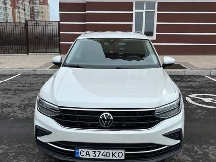 Белый Фольксваген Тигуан, объемом двигателя 1.98 л и пробегом 16 тыс. км за 27800 $, фото 1 на Automoto.ua