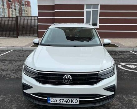 Білий Фольксваген Тігуан, об'ємом двигуна 1.98 л та пробігом 16 тис. км за 27800 $, фото 1 на Automoto.ua