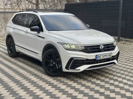 Белый Фольксваген Тигуан, объемом двигателя 2 л и пробегом 20 тыс. км за 26999 $, фото 1 на Automoto.ua