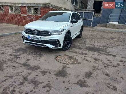 Фольксваген Тигуан 2023 в Николаеве на Automoto.ua Белый Фольксваген Тигуан, объемом двигателя 1.97 л и пробегом 15 тыс. км за 28500 $, фото 1 на Automoto.ua
