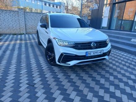 Фольксваген Тигуан 2023 в Николаеве на Automoto.ua Белый Фольксваген Тигуан, объемом двигателя 2 л и пробегом 15 тыс. км за 27200 $, фото 1 на Automoto.ua