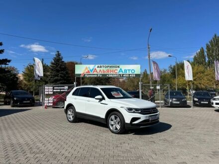 Белый Фольксваген Тигуан, объемом двигателя 2 л и пробегом 43 тыс. км за 40600 $, фото 1 на Automoto.ua